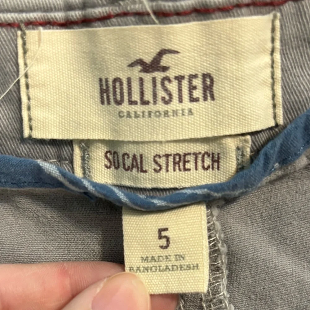 HOLLISTER | Light Gray Denim Shorts - Picture 5 of 5